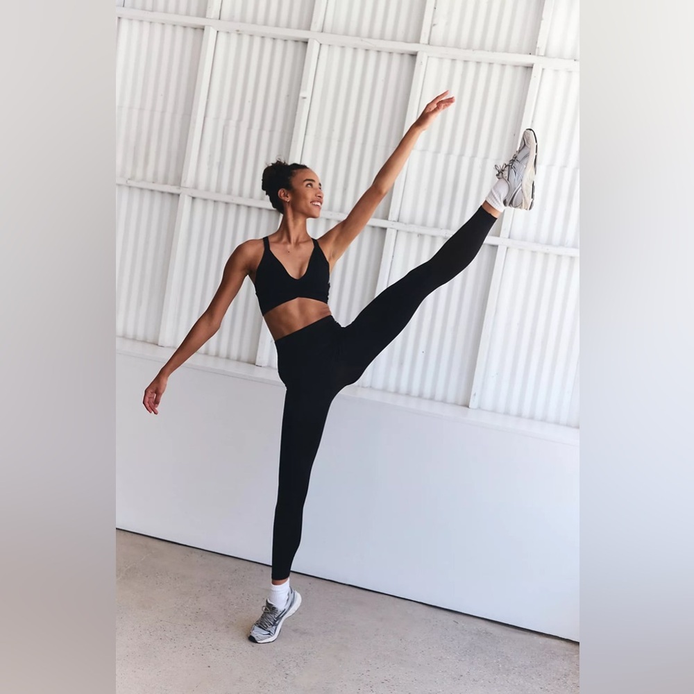 FREE PEOPLE | ✨NEW✨ High-Rise 7/8 Length Good Karma Leggings in Solid Black
